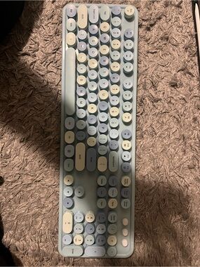 Retro Round-Key Pastel Wireless Keyboard - Mint, Lavender, Cream